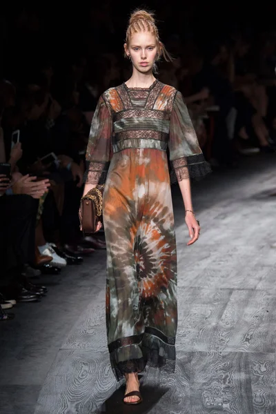 Look 37